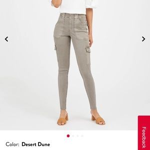 New SPANX Stretch Twill Ankle Cargo Pants in Desert Dune - Size XS